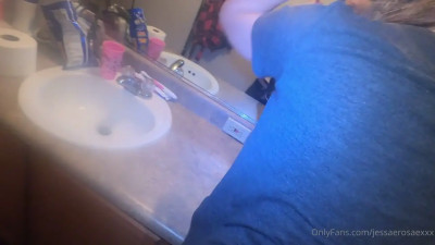 Jessae Rosae Having Sex In The Bathroom