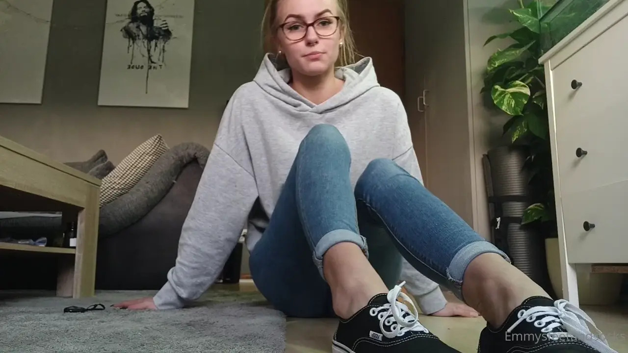 emmyfeetandsocks 270183 - ePornLeak