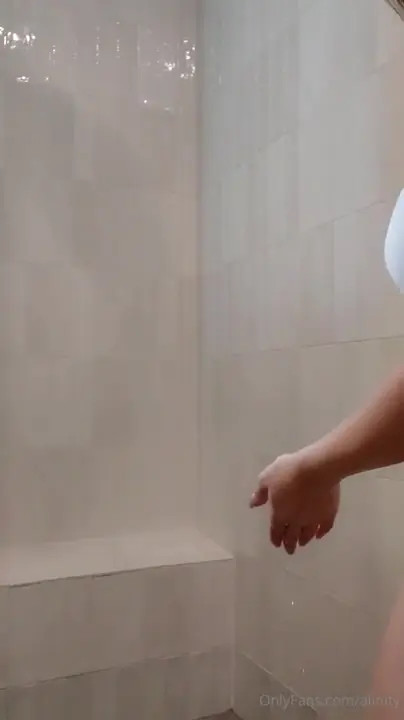 Alinity Touches Her Tits When She Takes A Bath - ePornLeak