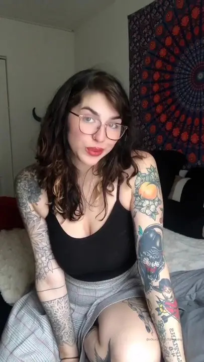 Noturpuddinn Is A Very Horny Tattooed Girl - ePornLeak