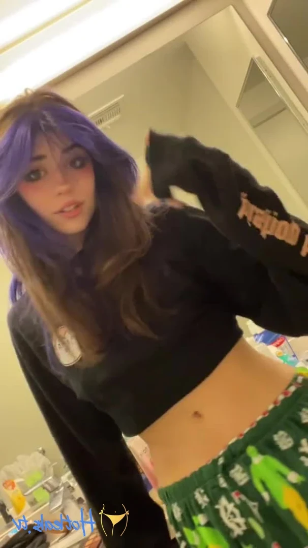 hannah <3 [ hannahowo ] - Can’t believe someone broke in my apartment and took all my clothes - ePornLeak