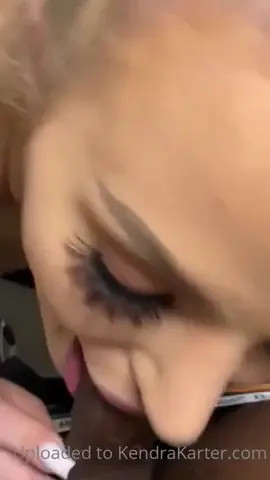 Giving Blowjobs Is The Best Thing She Knows How To Do - ePornLeak