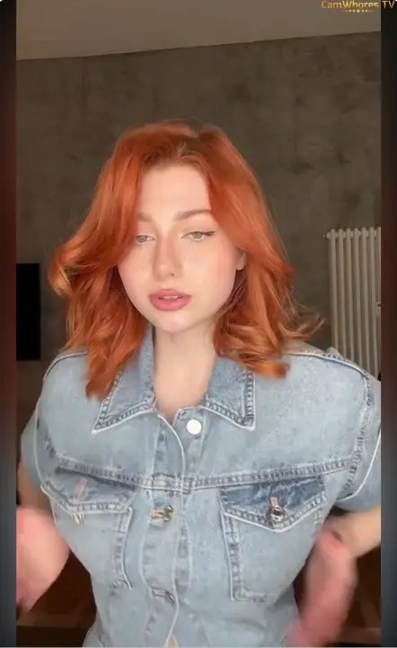 Redhead With Beautiful Tits - ePornLeak