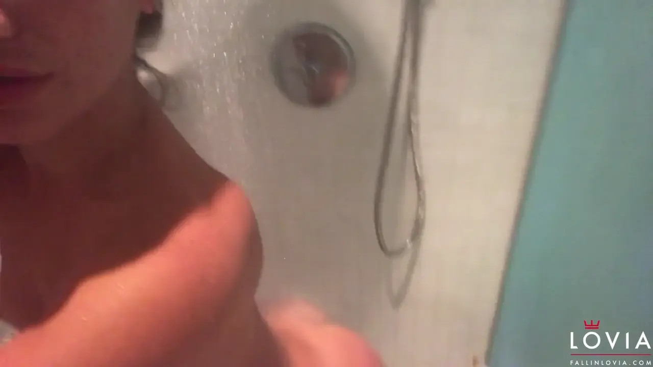 Eva Lovia Masturbates With Shower Head - ePornLeak