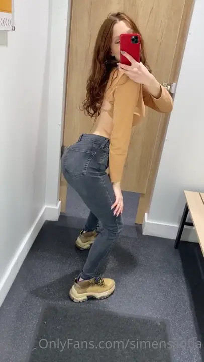 Simenssofia Gets Down And Dirty In The Fitting Room - ePornLeak