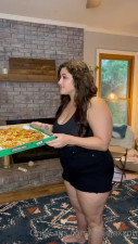 Josie Jaxxon Orders Pizza And Fucks The Delivery Guy