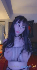 vngel [ hexmami ] - Nipple clamps turn me tf on😈😈