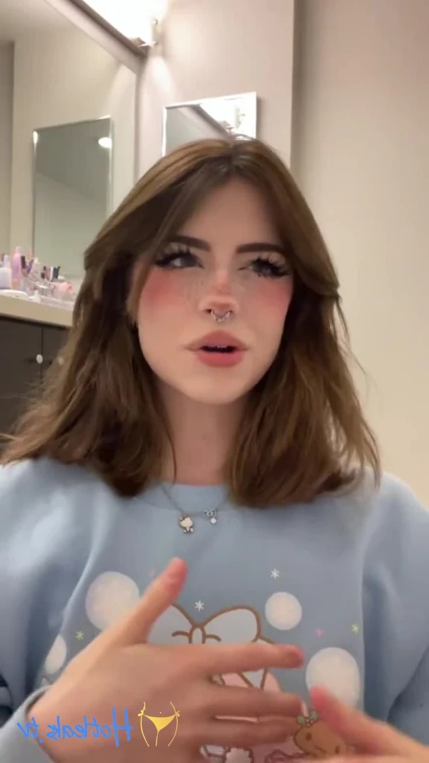 hannah <3 [ hannahowo ] - Oops, I lost my thong😈 - ePornLeak