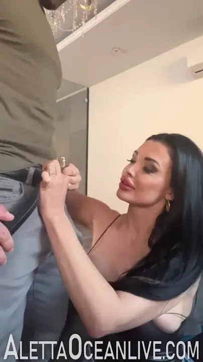 Aletta Ocean Enjoys A Pussy Drilling Session That Ends With A Spectacular Cumshot - ePornLeak