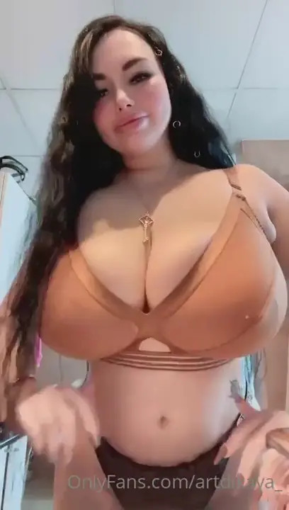 Artdikaya's Huge Juggs Look Perfect In This Bra - ePornLeak