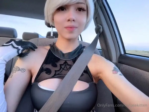 Evie Rain Flashes Her Tits And Pussy While Driving A Car