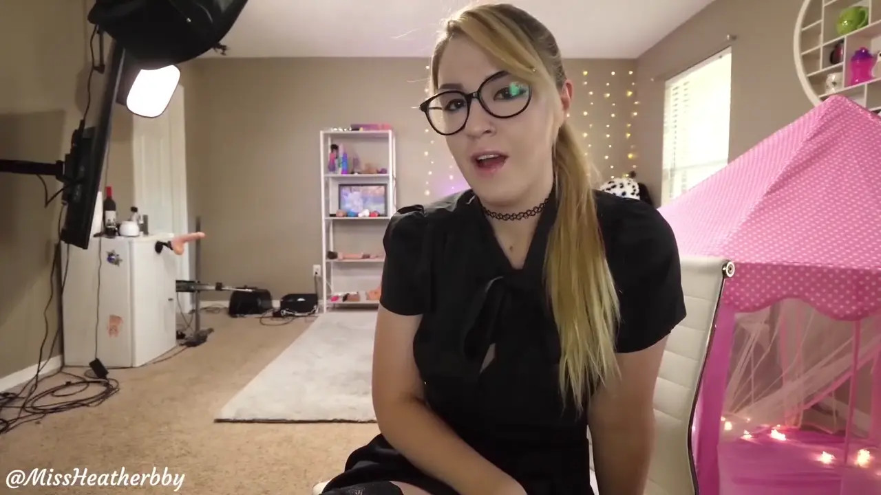 Missheatherbby Is A Dirty, Cocksucking Secretary - ePornLeak