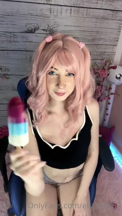 Ellaelvin69 Licking A Dildo - ePornLeak