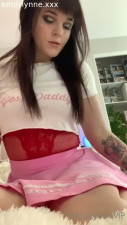 Emily Lynne Feeds Her Hungry Pusy With A Glass Dildo