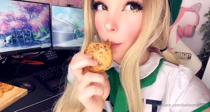 Belle Delphine Eating A Cookie - ePornLeak