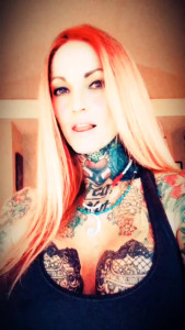 Janine Lindemulder [ janine ] - Have a lovely week ❤️❤️