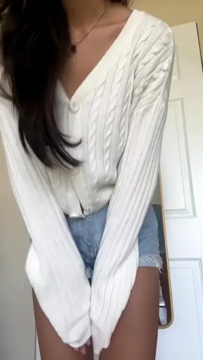 Anaxmei Strips To Seduce You - ePornLeak
