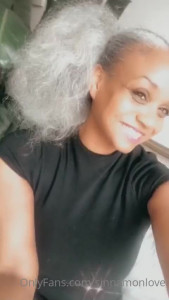 Sinnamon Love [ sinnamonlove ] - Awhhh, don’t be jealous foot boy.  I’ll let you sniff my fishnets