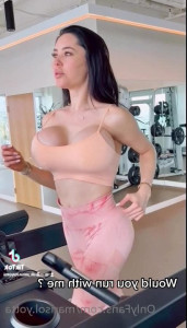 marisol.yotta - Can someone play with my nipples 🤤🖤