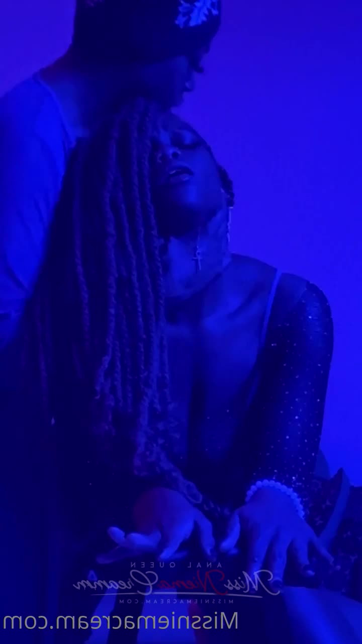 𝓐𝓷𝓪𝓵 𝓠𝓾𝓮𝓮𝓷 [ missniemacream ] - Goodmorning love  I just woke up and I don t feel like getting up  a - ePornLeak
