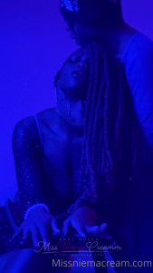 𝓐𝓷𝓪𝓵 𝓠𝓾𝓮𝓮𝓷 [ missniemacream ] - Goodmorning love  I just woke up and I don t feel like getting up  a