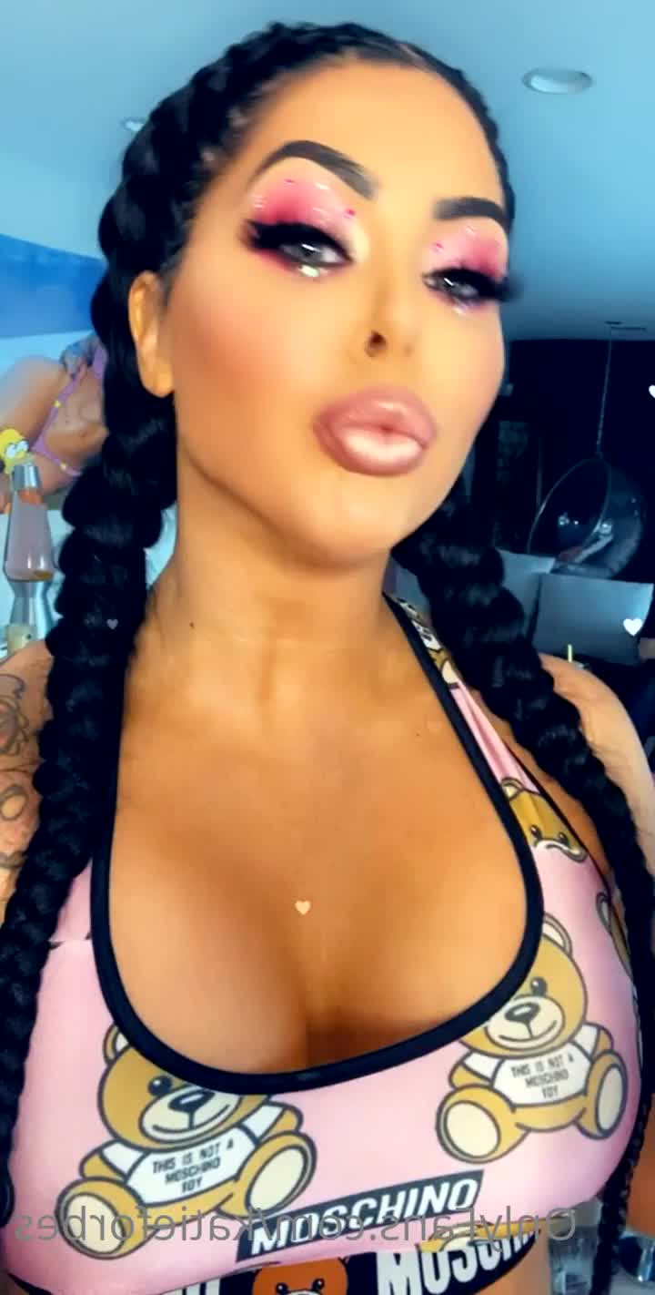 Katie Forbes [ katieforbes ] - I know you want to be the toy honey ;) - ePornLeak