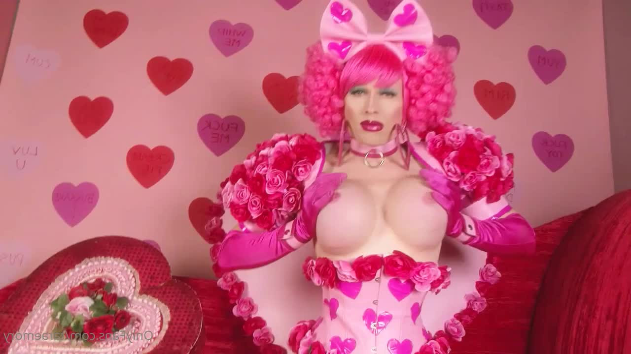 Tara Emory [ taraemory ] - First fan to tip me 15 will receive my bundle worth 250 💕 - ePornLeak