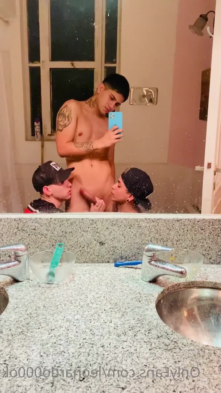 Joven Twink 🦁🔥 (top 0,75%) 🥵 [ leonardo000ok ] - De azul    yo frente a ti  de rodillas  tú sosteniendo mi cabeza y - ePornLeak