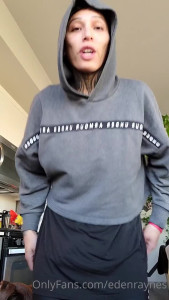 Eden Raynes [ edenraynes ] - Morning nipppss   goodmorning  nipples  nips  boobs  perkyboobs 