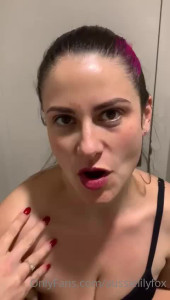 Aussie Lily Fox Perth [ aussielilyfox ] - farting a few times on a chair and leaving it stinking  would you