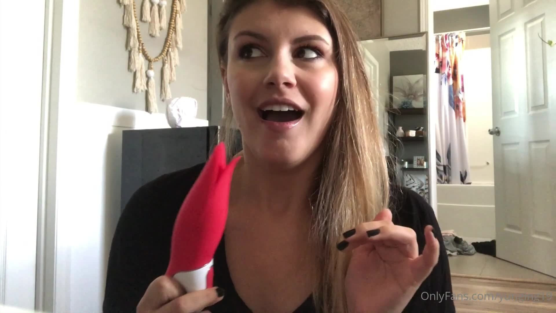 Ashley Elizabeth [ yunging19 ] - i'd love to spread them for u daddy 😋 - ePornLeak