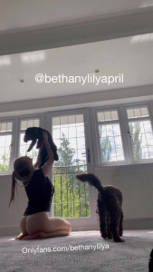 Bethany lily april [ bethanylilya ] - Disponible por whatsapp bb