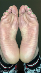 sexysweetfeetana [ sexysweetfeeta1 ] - hiii honey🍯