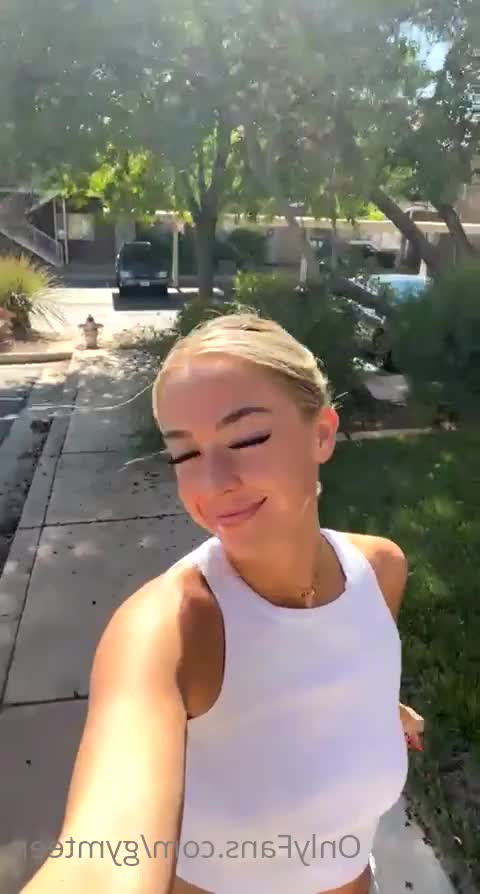 Cheer captain 📣 [ collegegirlteen ] - Watch me put my butt plug in for you. Then I ride your dick and we - ePornLeak