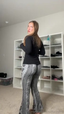 Urgirlvalentina Making Her Booty Clap