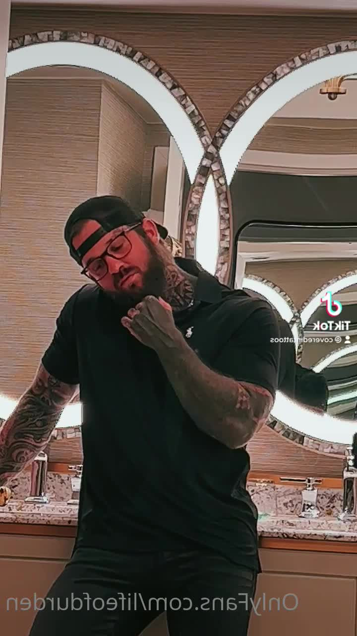 Durden [ lifeofdurden ] - @blakebaileyvip i promise i'll spoil you rotten on my VIP page 🙊 - ePornLeak