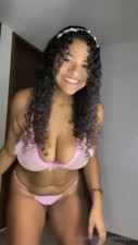 Cutemaggie Seduces You With Her Lingerie
