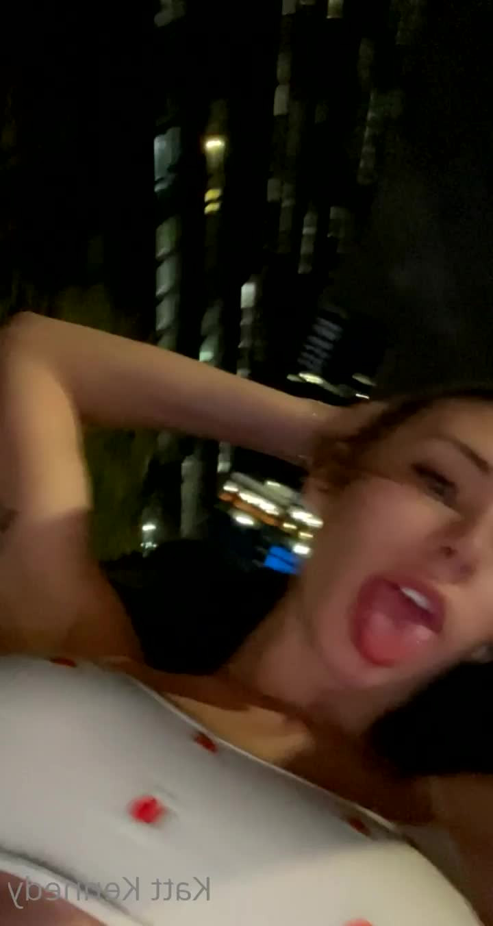 🧘🏼‍♀️𝗬𝗢𝗚𝗜 𝗞𝗔𝗧𝗧 💕 [ kattkennedy ] - So horny rn🥺 - ePornLeak