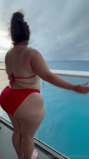 Sugarsgotcake Showing Off Her Hot Curvy Figure In A Tight Neon Bikini
