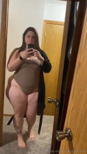 Sugarsgotcake Showing Off Her Hot Curvy Figure In Tight Bathing Suit