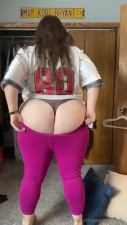 Sugarsgotcake Trying To Fit Her Huge Ass In Leggings In Slow Motion