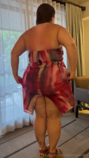Sugarsgotcake Showing Off Her Huge Ass While Wearing A Dress