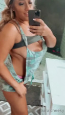 Saracheeky Shows Off Her Hot Body In A Revealing Jumper