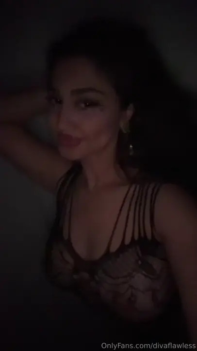 Divaflawless Reveals Perky Nipples In Slutty Black Lingerie - ePornLeak