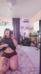 elliecha0tic - Cum drops are falling on my face