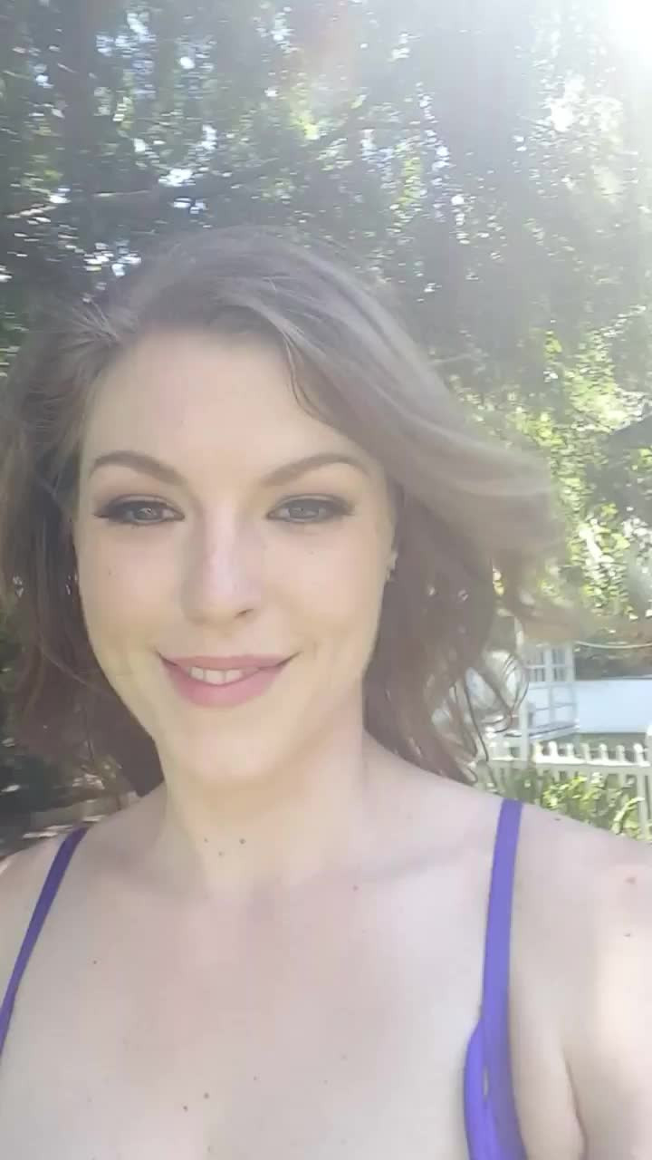 Ella Nova [ ellanovaxxx ] - Kiss my butt baby 😈 - ePornLeak