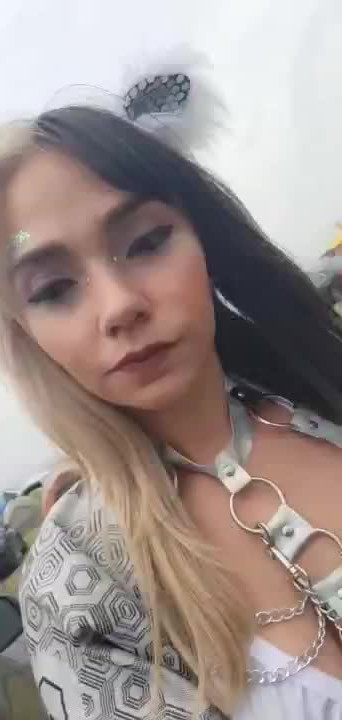 lilkinkyykittenn-mvp - Just testing out the sofa    Black Assasin shoot was the most voted - ePornLeak