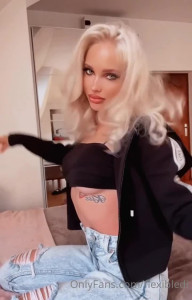 Diana 🇺🇦 [ little_flexi_di ] - Post for engagement