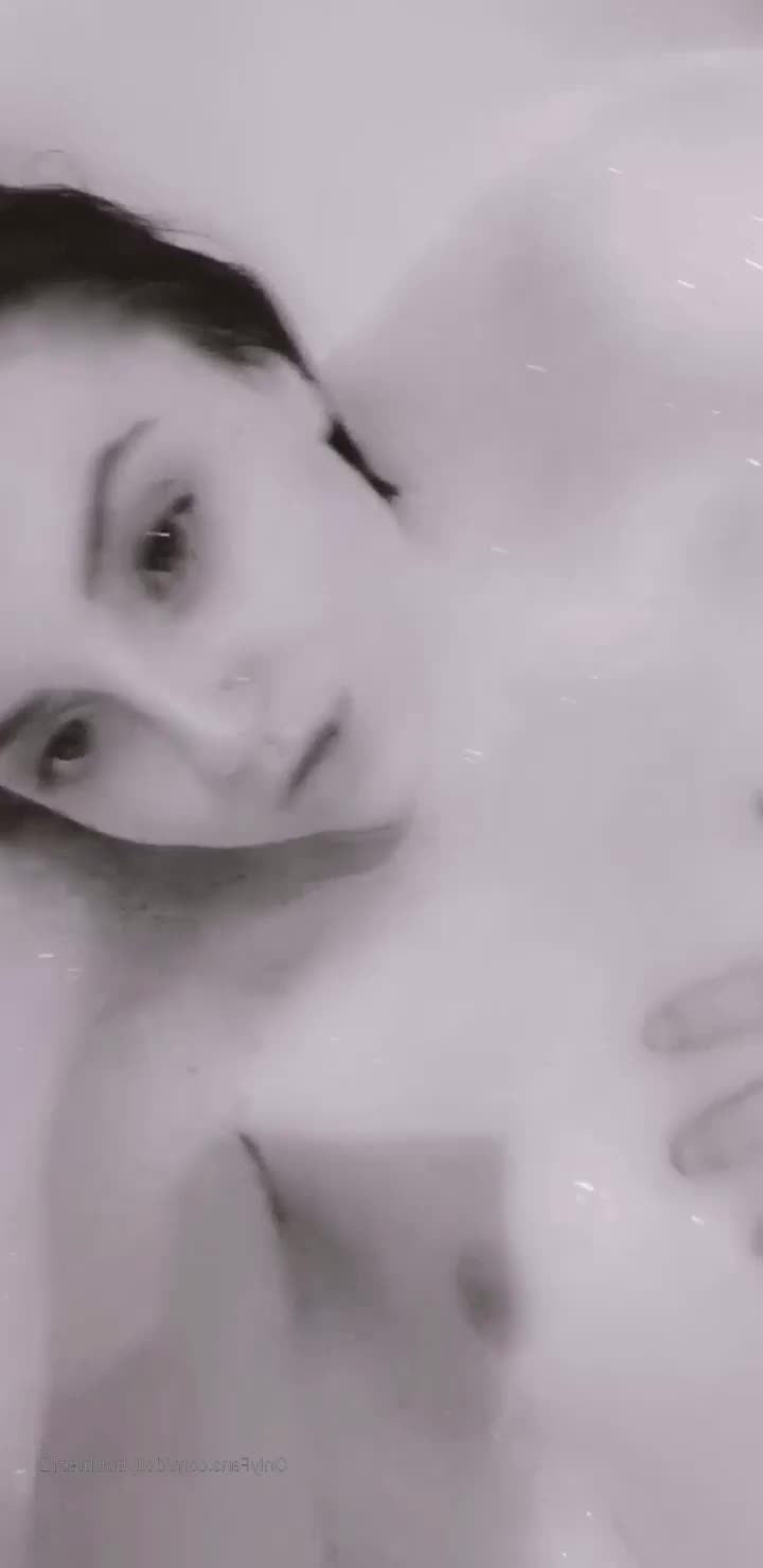 Dolly [ dollybubbles12 ] - Fun in the shower! Messy hair, no makeup, no plan - just a - ePornLeak