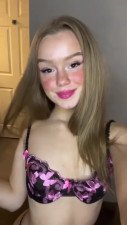 ChanelSnowXO Removing Her Bra